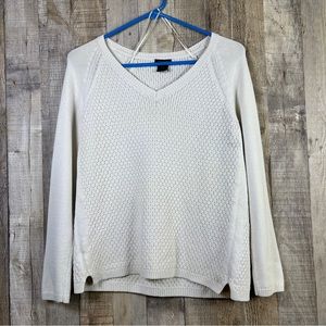 Ann Taylor Size XS Cream Color V-Neck Long Sleeve Medium Weight Sweater …